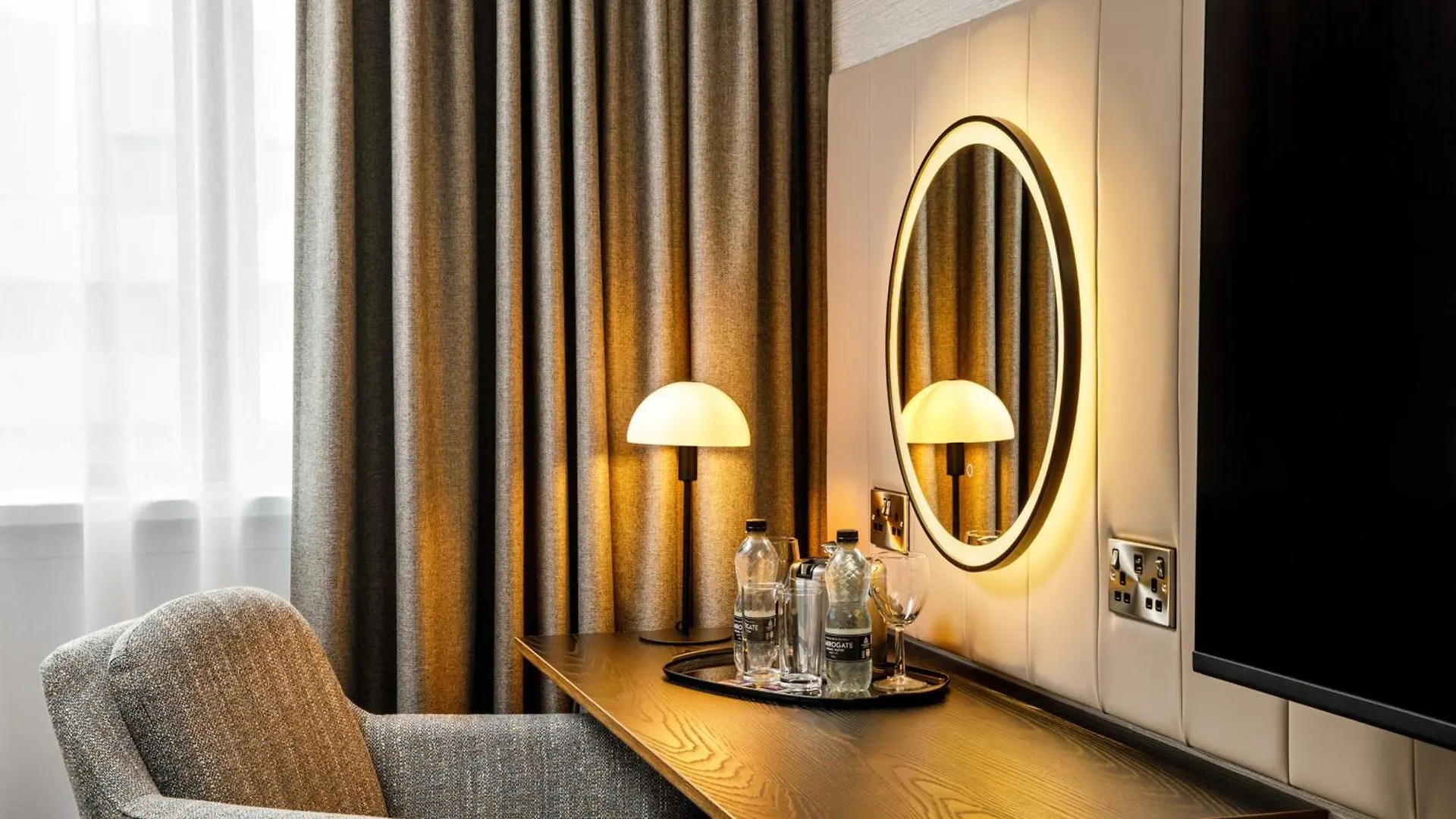 Crowne Plaza Manchester Airport By Ihg Hale  4*, Hale (Greater Manchester) Großbritannien