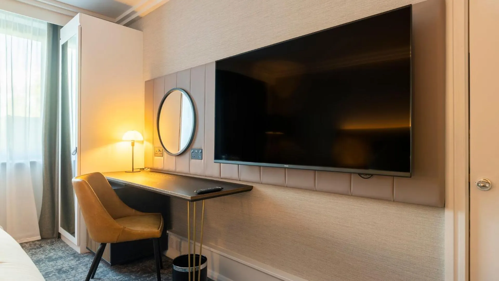 Crowne Plaza Manchester Airport By Ihg Hale  Hotel Hale (Greater Manchester)