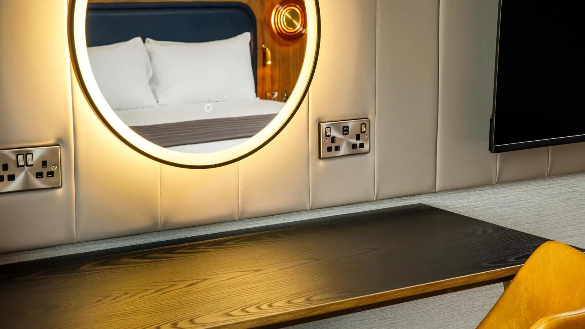 Hotel Crowne Plaza Manchester Airport By Ihg Hale