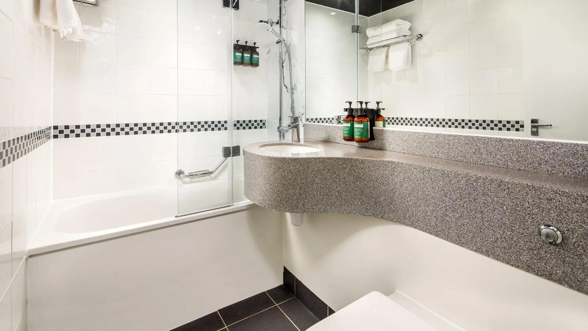 Crowne Plaza Manchester Airport By Ihg Hale  Hotel Hale (Greater Manchester)