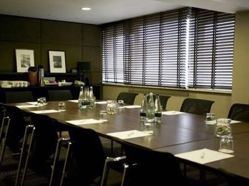 Crowne Plaza Manchester Airport By Ihg Hale  Hotel Hale (Greater Manchester)